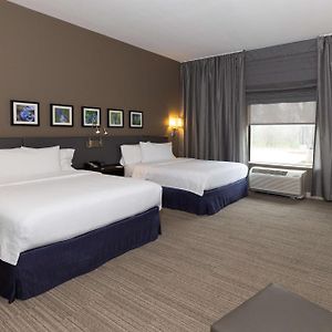 Queen Room Two Queen Beds Hearing Access